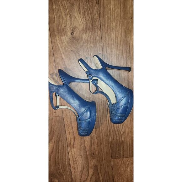 Joan & David Darieth Heels - Picture 4 of 8